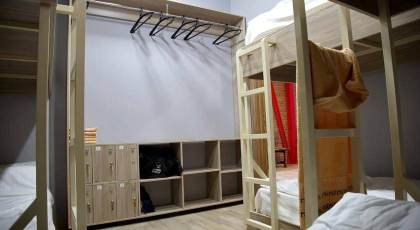 Кровать в общем 6-местном номере